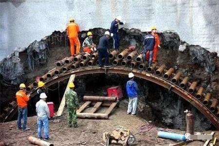 六安隧道钢花管支护案例